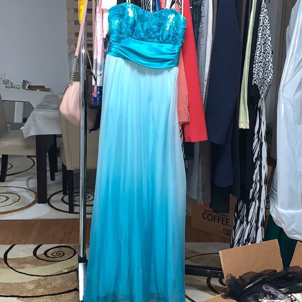 Elegant Blue Strapless Dress